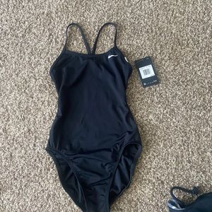 NWT women’s Nike swim one piece